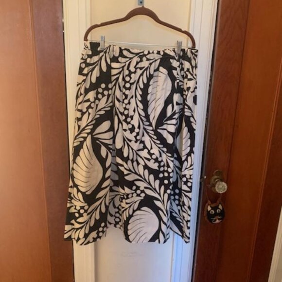 Patterned Black and White Maxi Skirt - Picture 1 of 1